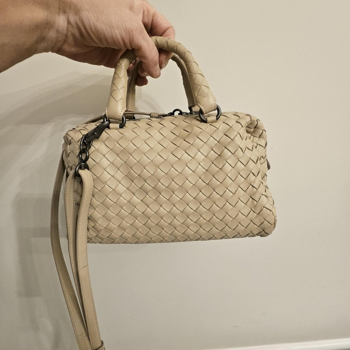 Bottega Veneta Intrecciato Leather Satchel / Crossbody – Beige (Mirror Included)