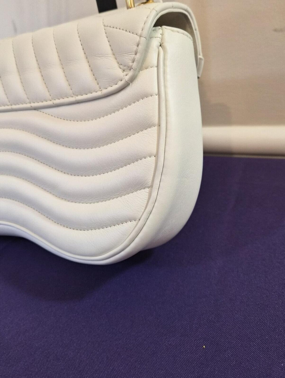 ✨ Louis Vuitton New Wave Chain Bag MM – White Rainbow Logo ✨