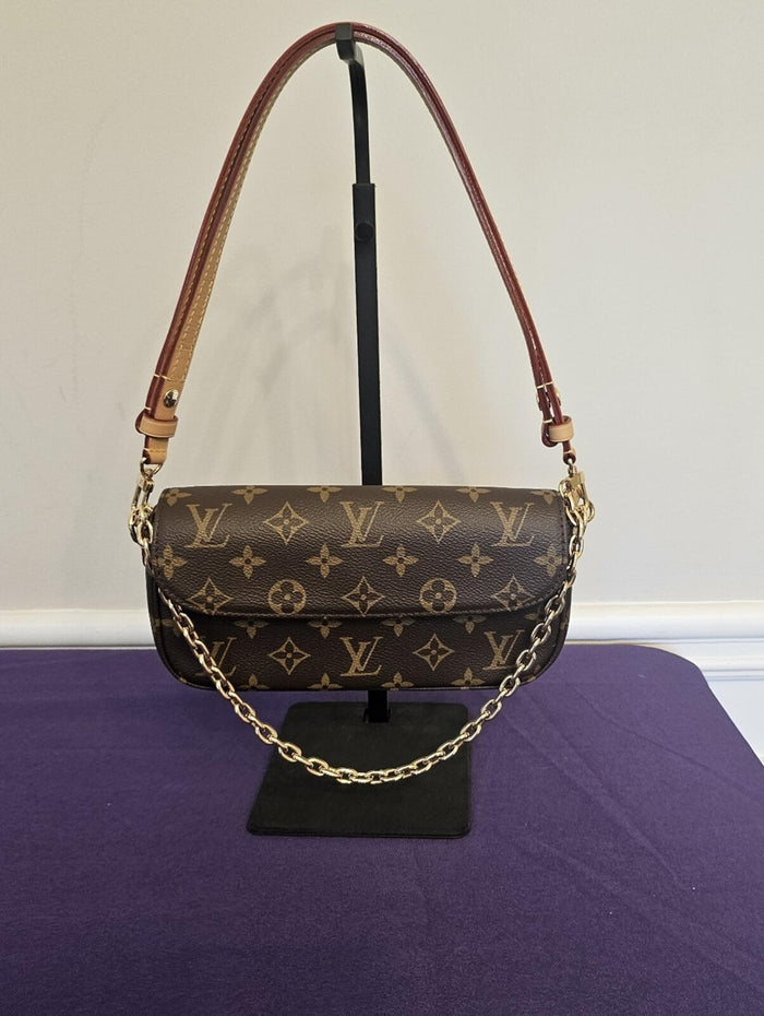 Louis Vuitton Ivy Wallet On Chain Monogram Microchipped w/ Dustbag