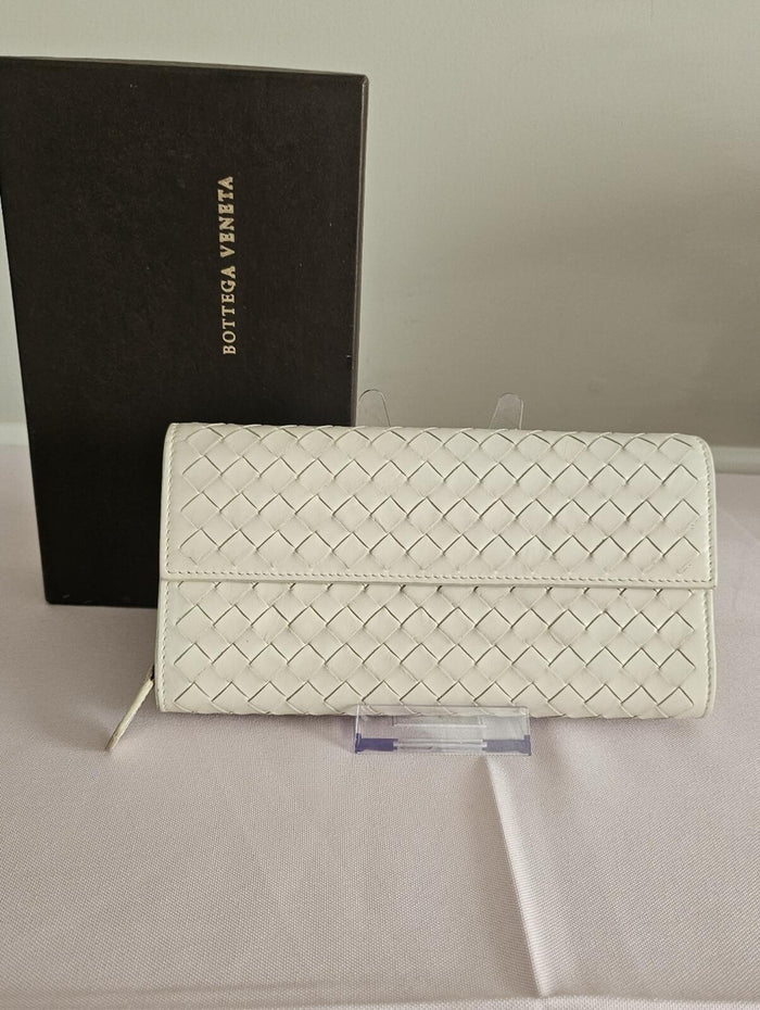 Bottega Veneta Intrecciato Continental Wallet – Ivory