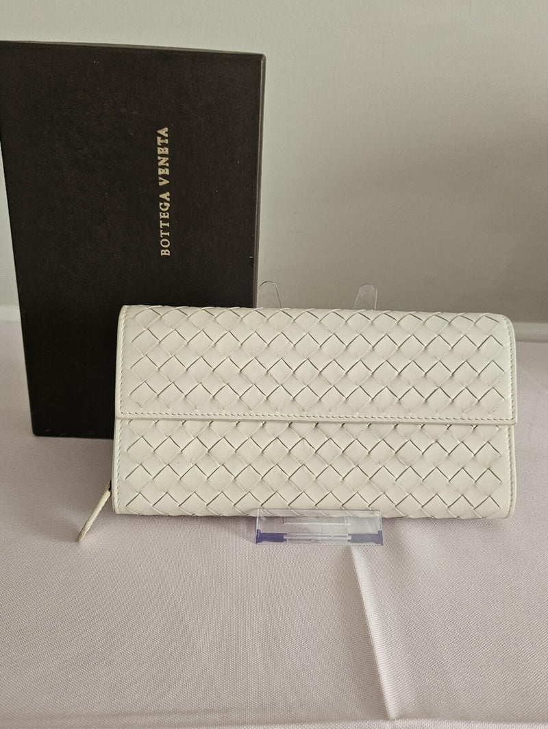 Bottega Veneta Intrecciato Continental Wallet – Ivory