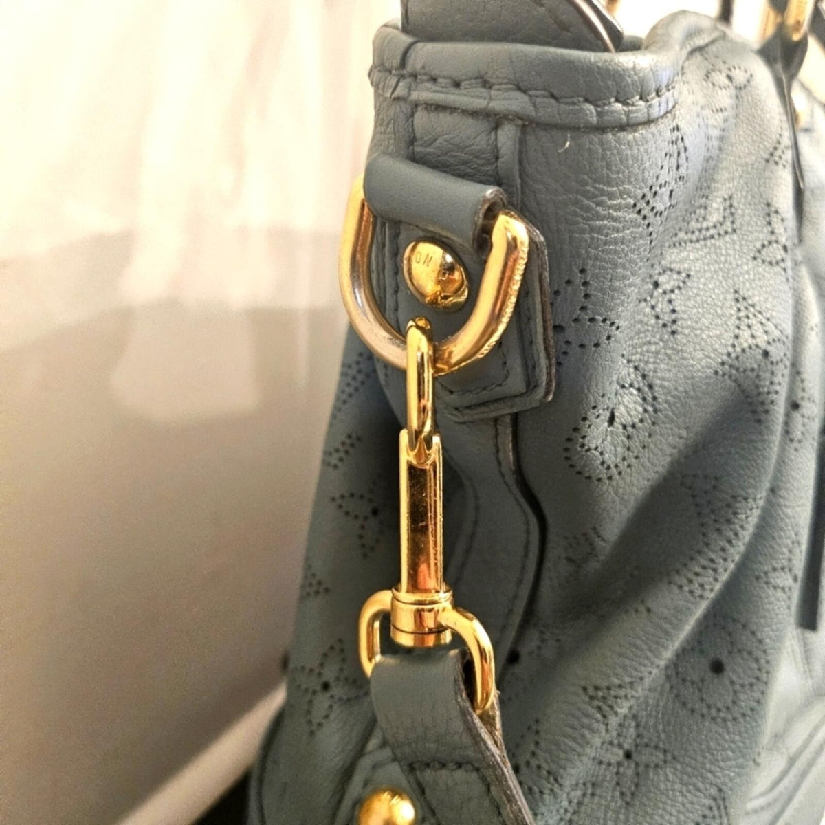 Louis Vuitton Mahina Cirrus PM Tote in Blue – Strap, Lock & Key, Dustbag, COA