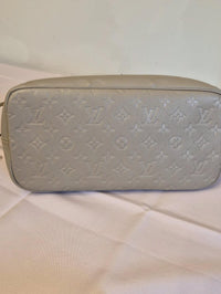 Louis Vuitton Neverfull MM Empreinte Turtle Dove Microchipped