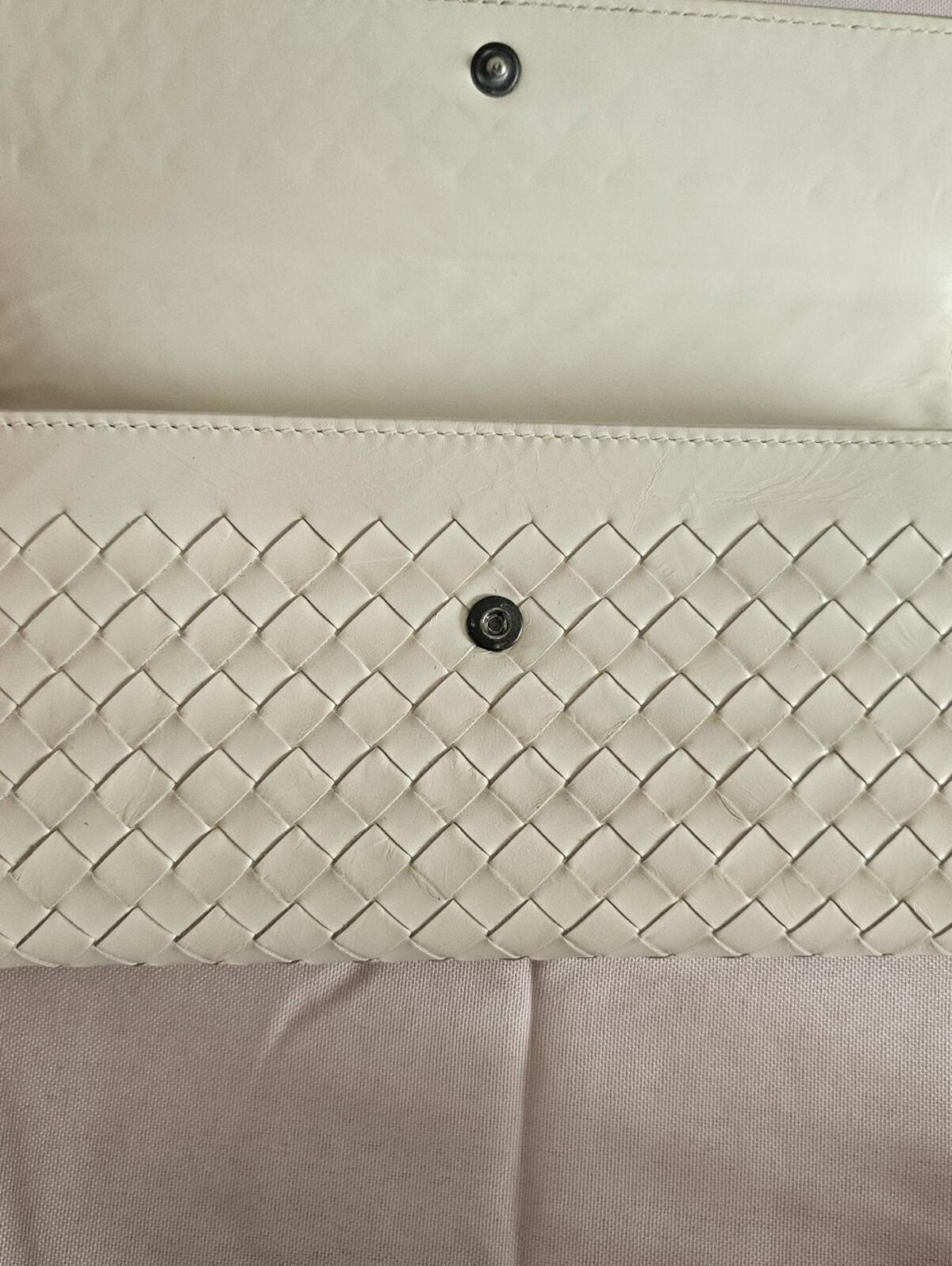 Bottega Veneta Intrecciato Continental Wallet – Ivory