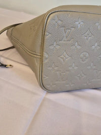Louis Vuitton Neverfull MM Empreinte Turtle Dove Microchipped