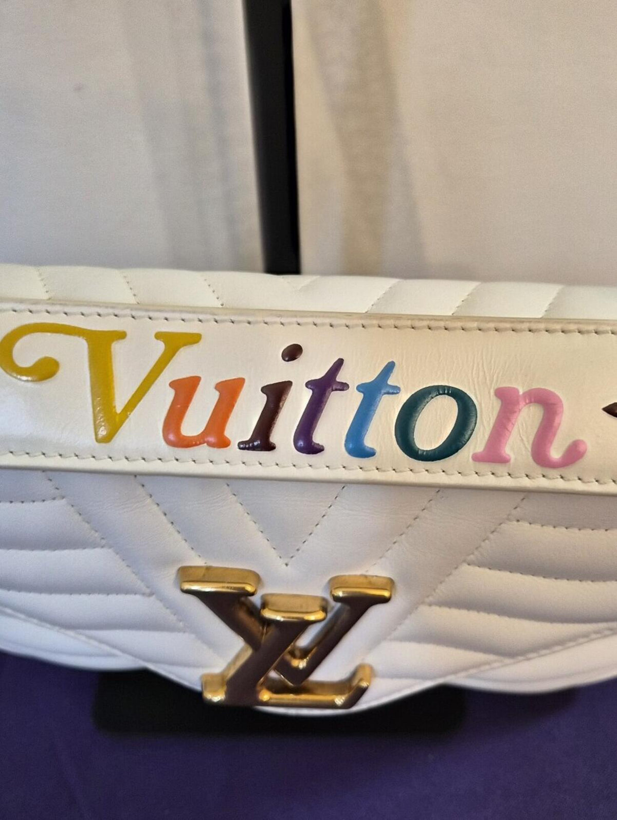 ✨ Louis Vuitton New Wave Chain Bag MM – White Rainbow Logo ✨