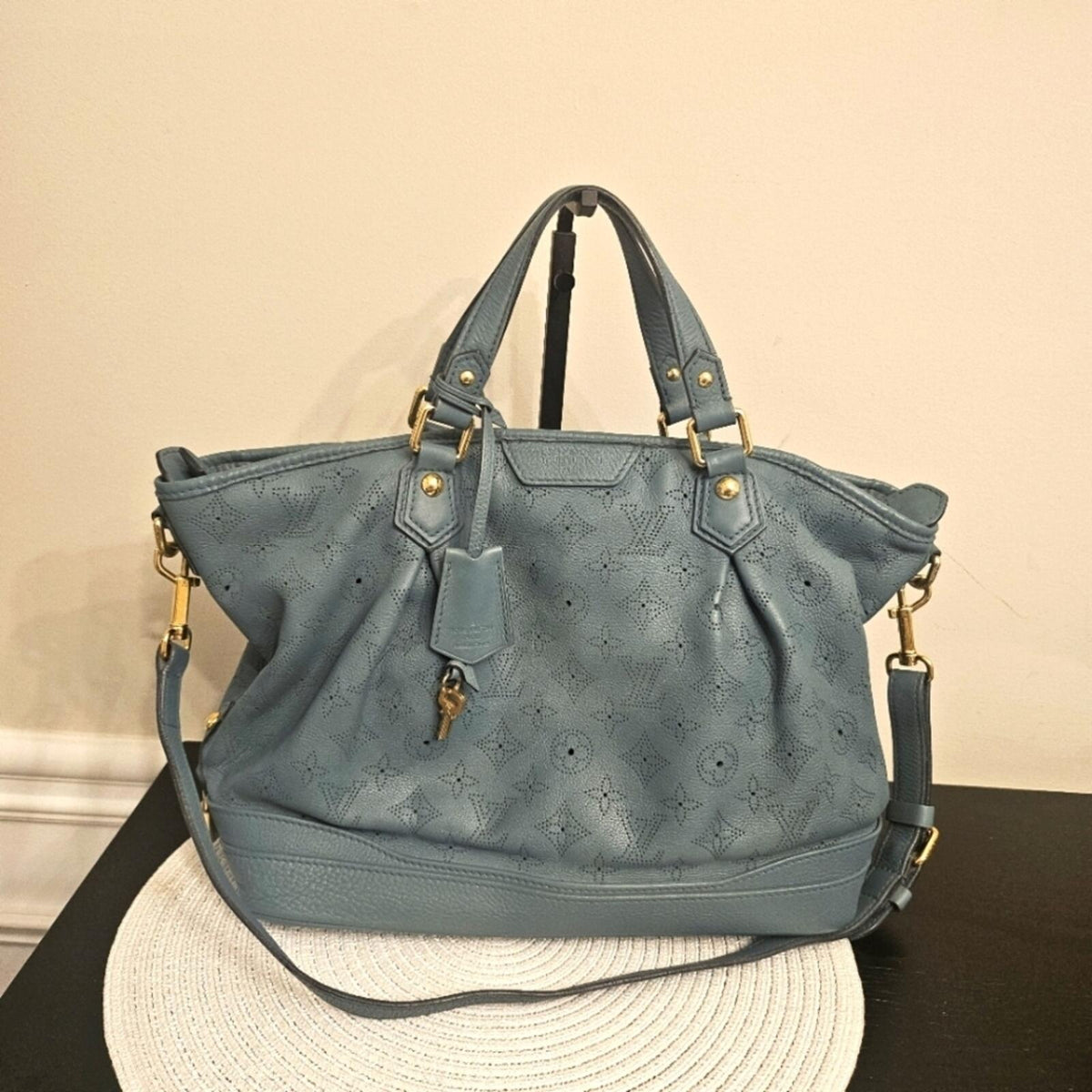 Louis Vuitton Mahina Cirrus PM Tote in Blue – Strap, Lock & Key, Dustbag, COA