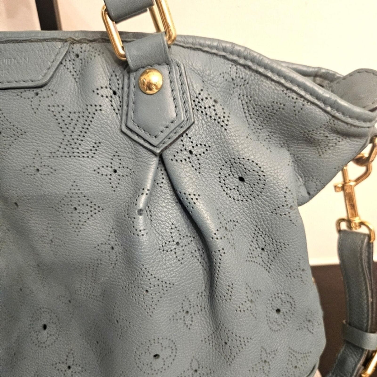 Louis Vuitton Mahina Cirrus PM Tote in Blue – Strap, Lock & Key, Dustbag, COA