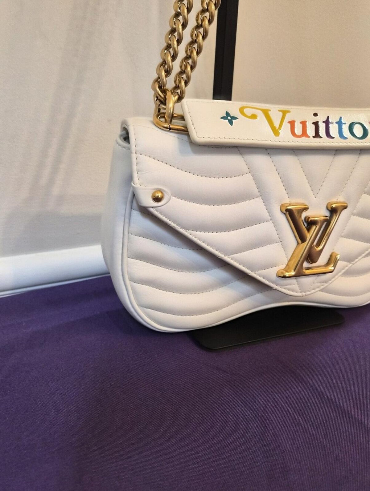 ✨ Louis Vuitton New Wave Chain Bag MM – White Rainbow Logo ✨