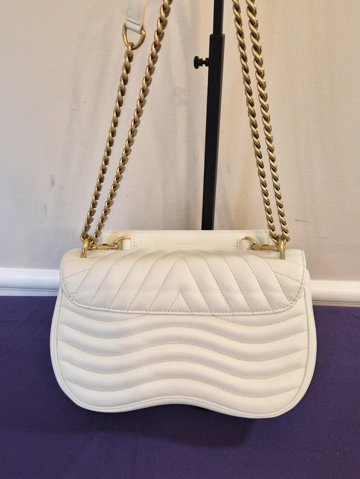 ✨ Louis Vuitton New Wave Chain Bag MM – White Rainbow Logo ✨