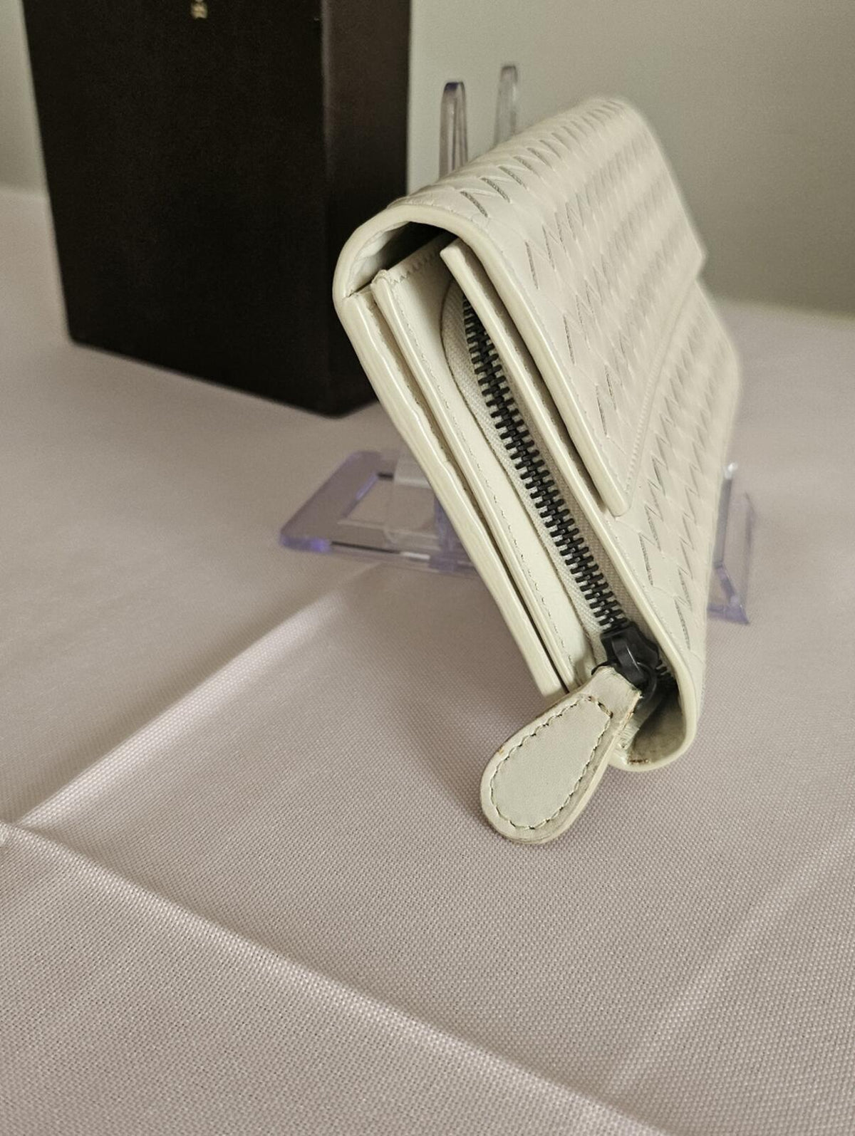 Bottega Veneta Intrecciato Continental Wallet – Ivory