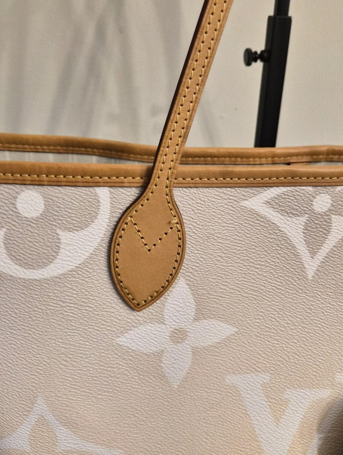 Louis Vuitton Neverfull MM By The Pool with Pouch 2021