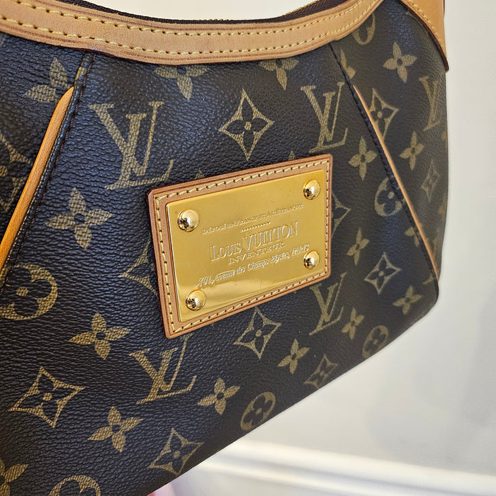 Louis Vuitton Thames PM Shoulder Bag – Monogram Canvas