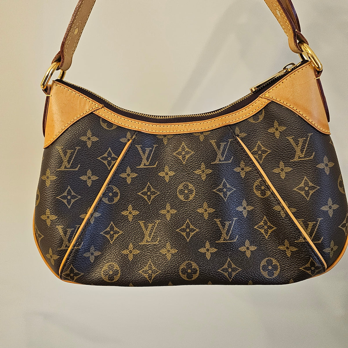 Louis Vuitton Thames PM Shoulder Bag – Monogram Canvas