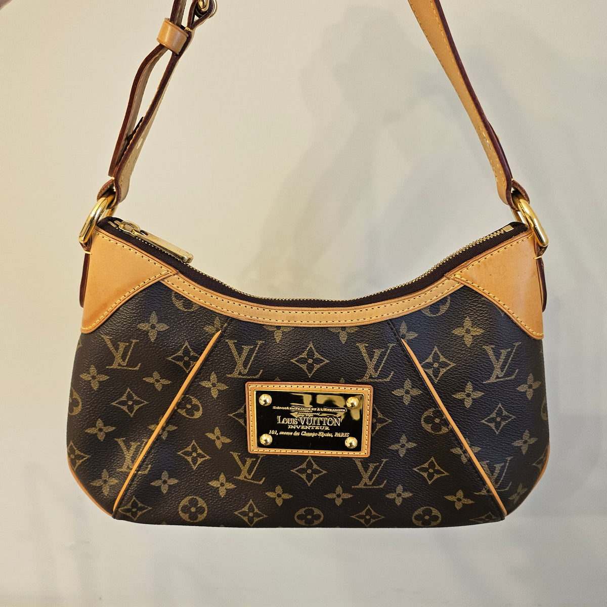 Louis Vuitton Thames PM Shoulder Bag – Monogram Canvas