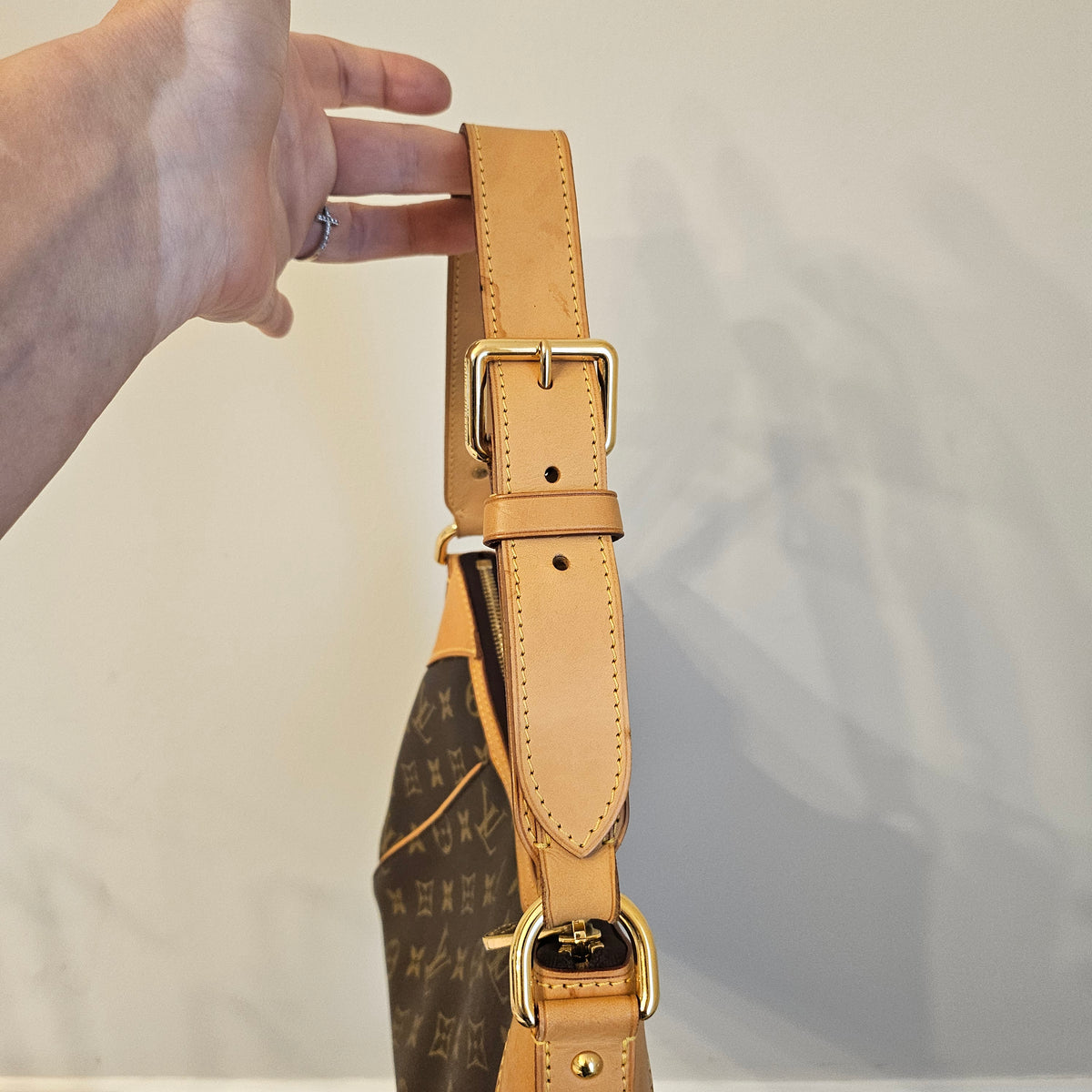 Louis Vuitton Thames PM Shoulder Bag – Monogram Canvas